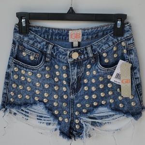 Gianni Bini Distressed Pearl Short